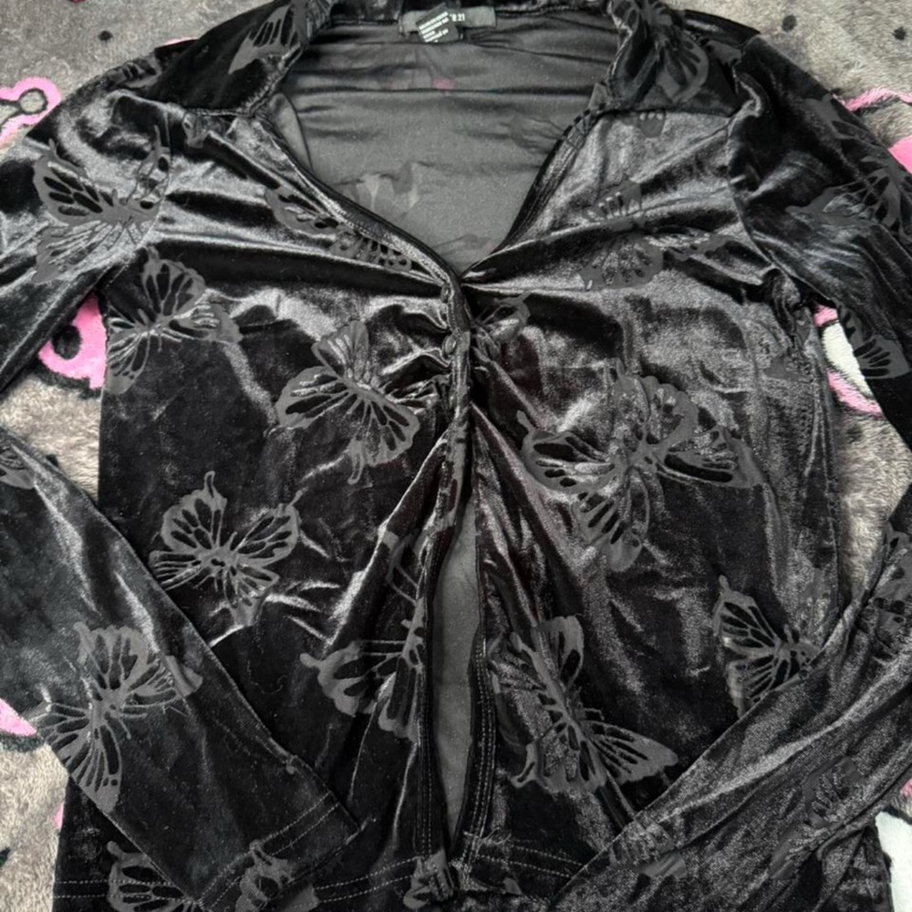 Forever 21 90s goth velvet Black Top